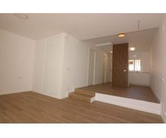 APARTAMENTO REFORMADO CON PARKING EN 2º LINEA DE PLAYA