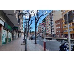 Local en avenida Catalunya