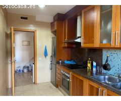 Piso de 3 habitaciones y dos baños con piscina en Viladecans