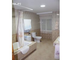 Casa de Pueblo en Venta en El Burgo, Málaga