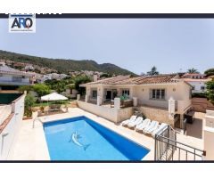 Chalet Independiente en Alhaurín de la Torre – Exclusividad y Confort en un Entorno Privilegiado