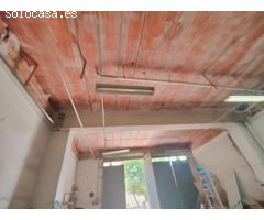 AMPLIO LOCAL EN VENTA EL BARRIO DE LESPIRALL