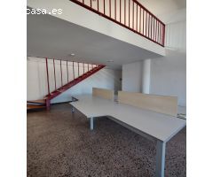 SE ALQUILA OFICINA DE DOS PLANTAS EN LA RAMBLA SANT FRANCESC