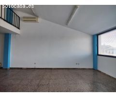 SE ALQUILA OFICINA TIPO DÚPLEX EN EL CENTRE VILA