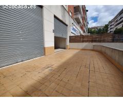 SE ALQUILA LOCAL AMPLIO Y CON EXTERIOR EN LA GIRADA
