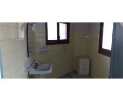 LOCAL EN VENTA. ZONA AVINYONET.