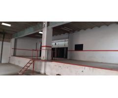 LOCAL EN VENTA. ZONA AVINYONET.