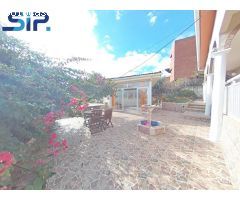 CASA-CHALET EN VENTA. ZONA SANT BOI DE LLOBREGAT.