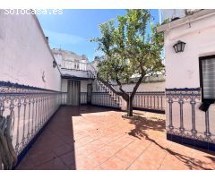 CASA ENTERA A DOS CALLES PARA ENTRAR A VIVIR