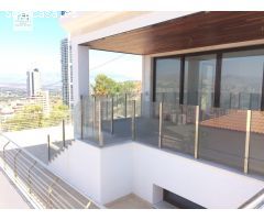 Villa de lujo con impresionantes vistas al mar.