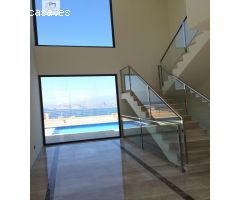 Villa de lujo con impresionantes vistas al mar.