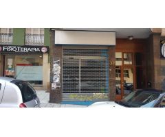 Se alquila local comercial en en Santander