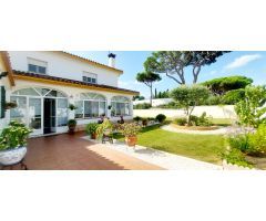 PRECIOSO CHALET EN LA URB. ROCHE, CONIL DE LA FRONTERA