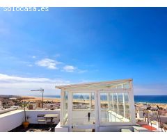 ¡Oportunidad Única! Dúplex + Estudio en el Centro de Conil con Terraza Privada y Vistas al Mar