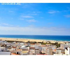 ¡Oportunidad Única! Dúplex + Estudio en el Centro de Conil con Terraza Privada y Vistas al Mar