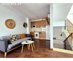 ¡Oportunidad Única! Dúplex + Estudio en el Centro de Conil con Terraza Privada y Vistas al Mar