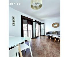 ¡Oportunidad Única! Dúplex + Estudio en el Centro de Conil con Terraza Privada y Vistas al Mar