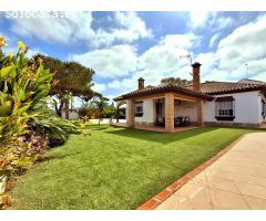 OPORTUNIDAD DE INVERSIÓN JUNTO AL N. SANCTI PETRI, CHALET +  2 APARTAMENTOS + 2 PISCINAS, 1950M2