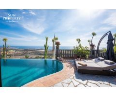 VILLA DE LUJO CON INCREÍBLE VISTA AL MAR