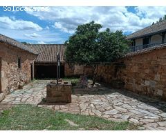 Dos Casas en Castrillo de los Polvazares, León