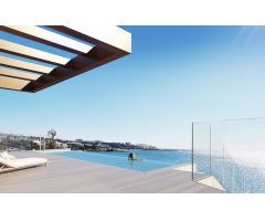 Exclusivo Apartamento de Lujo en Primera Linea de Playa Estepona, Málaga, España