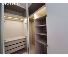 Descubre el paraíso en la Gaspara, Estepona. Apartamento de lujo con vistas al mar en venta.