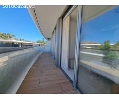 Descubre el paraíso en la Gaspara, Estepona. Apartamento de lujo con vistas al mar en venta.