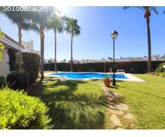 Elegante apartamento en venta en la urbanización Los Naranjos de Marbella. Málaga