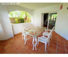 Elegante apartamento en venta en la urbanización Los Naranjos de Marbella. Málaga