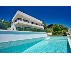 Exclusiva Villa de lujo con vistas al mar en venta en Estepona. Málaga