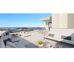 Ático con solárium y vistas al mar en venta en la zona de Guadalobon, Estepona. Málaga