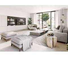 Tu Oasis Privado con Solárium en venta en la Exclusiva Nueva Milla de Oro de Estepona. Málaga