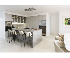 Tu Oasis Privado con Solárium en venta en la Exclusiva Nueva Milla de Oro de Estepona. Málaga