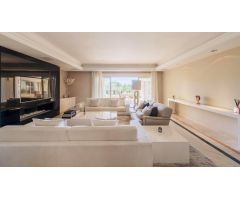 Exclusivo Apartamento en venta en la Milla de Oro de Marbella. Málaga