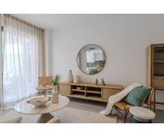 Estupendo apartamento con jardín privado en venta en Estepona. Málaga