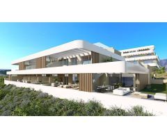 Exclusivo Apartamento con Amplia Terraza en venta en Estepona, a Pasos del Mar