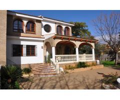 Señorial finca urbana en venta en Palomares del Río, Sevilla