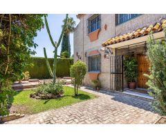 Exclusiva casa en venta en Simón Verde, Mairena del Aljarafe – Un oasis de tranquilidad y confort