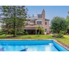 Exclusiva casa en venta en Simón Verde, Mairena del Aljarafe – Un oasis de tranquilidad y confort