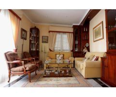 Exclusiva casa en esquina en venta en Coria del Río. Sevilla
