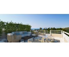 Apartamento ático con solárium en venta en Estepona Golf, Málaga