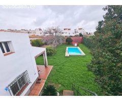 Exclusivo chalet independiente en venta en Gines, Sevilla