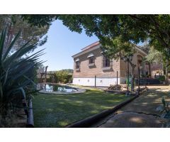 Oasis Privado en el Aljarafe Sevillano: Casa de Ensueño en venta con Piscina y Privacidad Total
