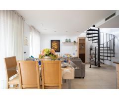 Adosado tipo dúplex a 150 metros del mar – Un entorno ideal para vivir todo el año