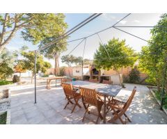 Chalet independiente  de 112 m² construidos sobre parcela urbana de 1564 m²