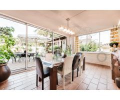 Comprar chalet con piscina en Santa Bárbara, Godella.