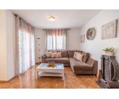 Casa independiente en Vilanova, luminosa, espaciosa y lista para entrar a vivir