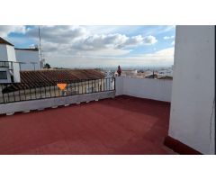 INMHO en exclusiva en el  centro de Mairena del Alcor con terraza y patio, ideal para inversion.