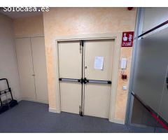 Magnífica ofician de 200 m2 con 6 plazas de aparcamiento junto al Paseo de Europa