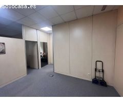 Magnífica ofician de 200 m2 con 6 plazas de aparcamiento junto al Paseo de Europa